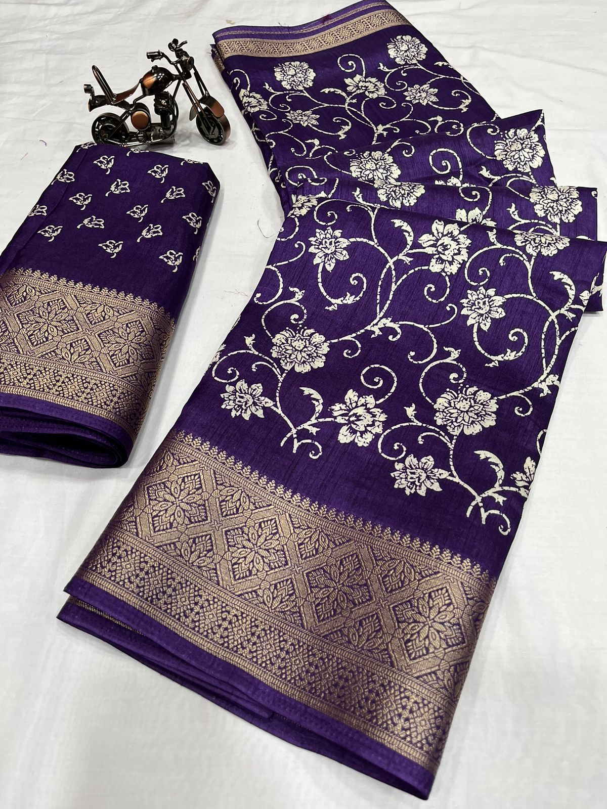 Wow Flower Printed Non Catalog Sarees Catalog